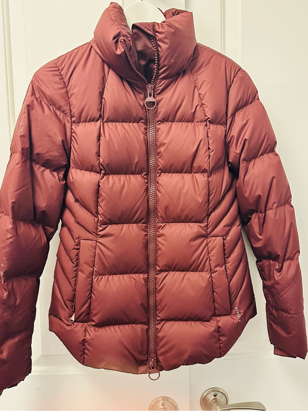Athleta burgundy puffer jacket XS petite quilted winter